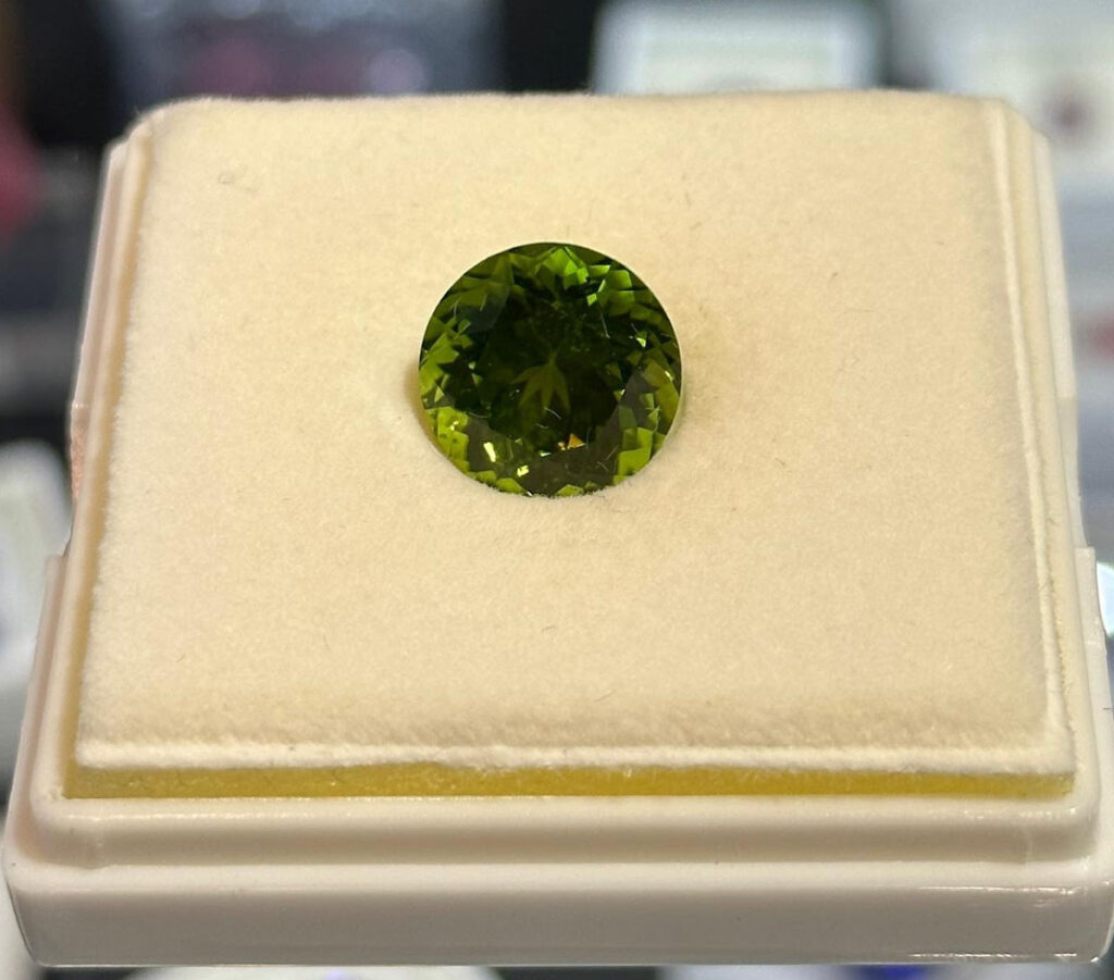 beautiful arizona peridot