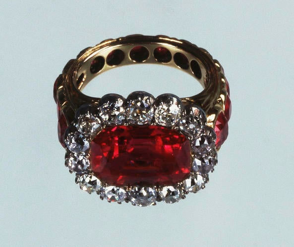 queen consorts ring