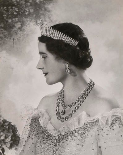 queen elizabeth's coronation necklace