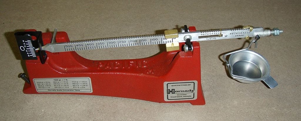 1024px-Powder_Scale