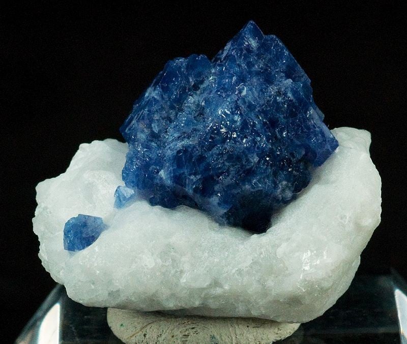 cobalt-blue spinel - uncommon elements uncommon gemstones