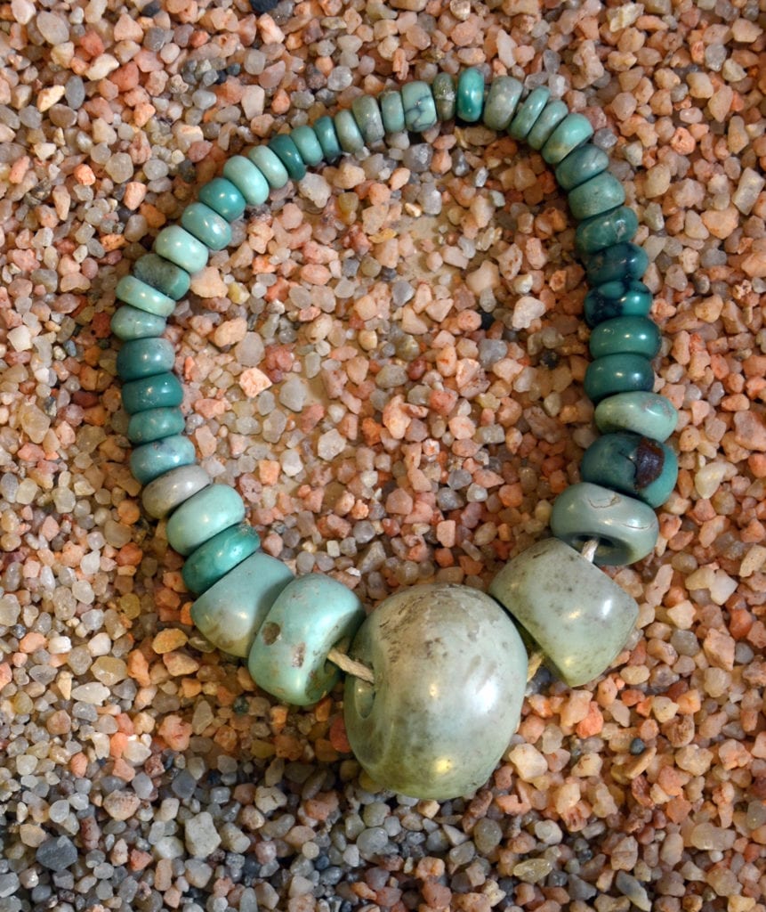 callaïs or variscite Neolithic necklace