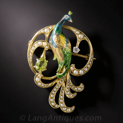 Belle Époque Jewelry Art Nouveau Peacock Pin surrounded by 62 seed pearls