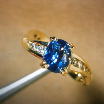 Ceylon sapphire ring