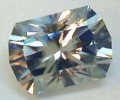 A zircon cut to a 1.4 L/W roval design. “1.40 Roval (MC37.JRG)” by Jeff Graham.