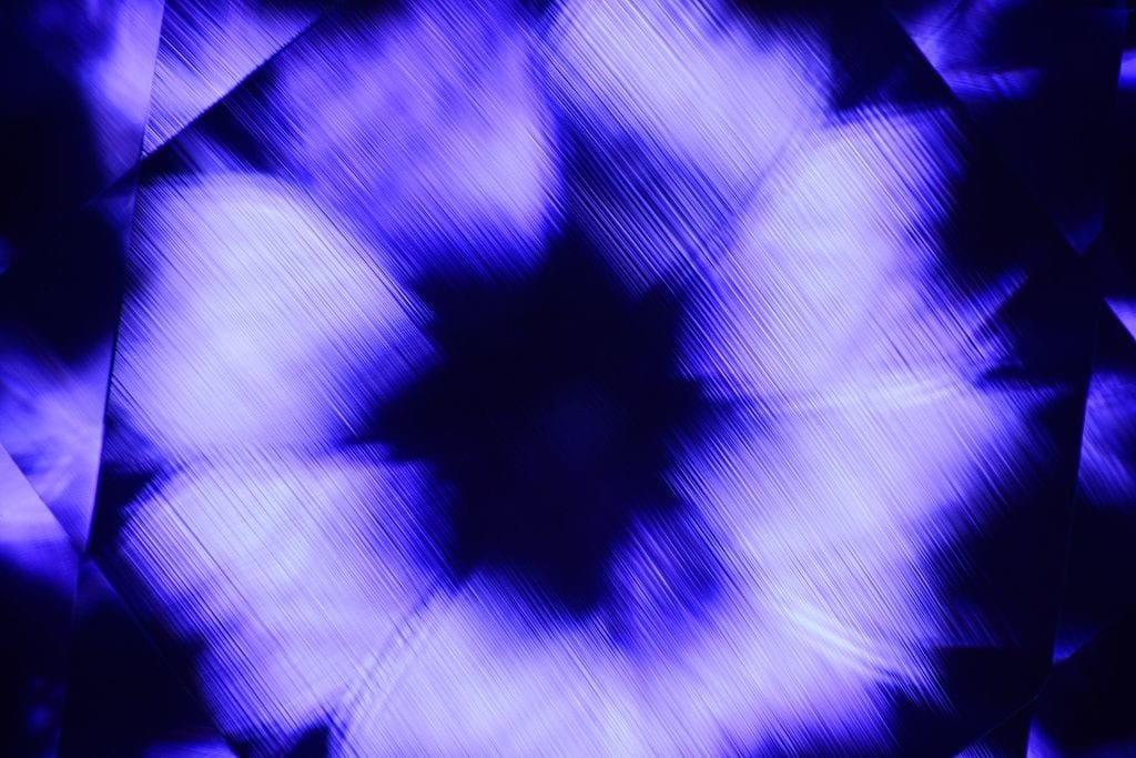 sapphire buying - curved striae