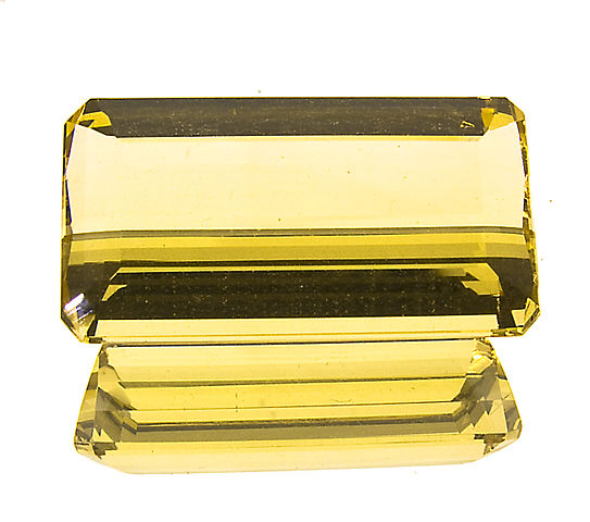 “Emerald-Cut Rare Yellow Topaz from Ouro Preto, Brazil” by Wiener Edelstein Zentrum is licensed under CC By-SA 3.0