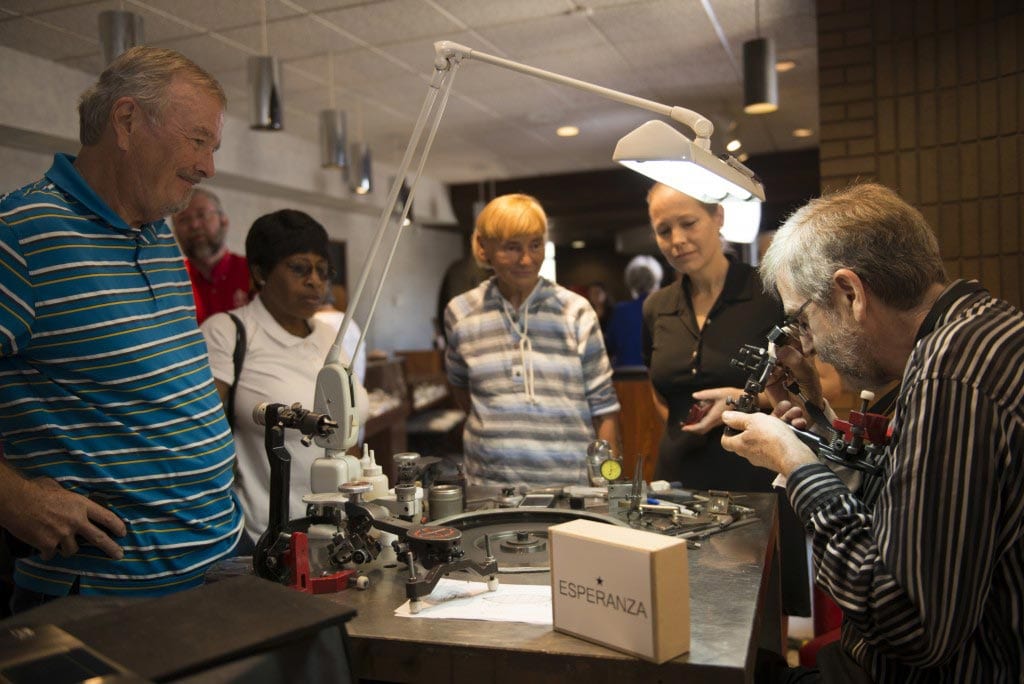 Esperanza and Mike Botha were the centers of attention at the live cutting event at North Little Rock, Arkansas. © Arkansas State Parks & Tourism. Used with permission.