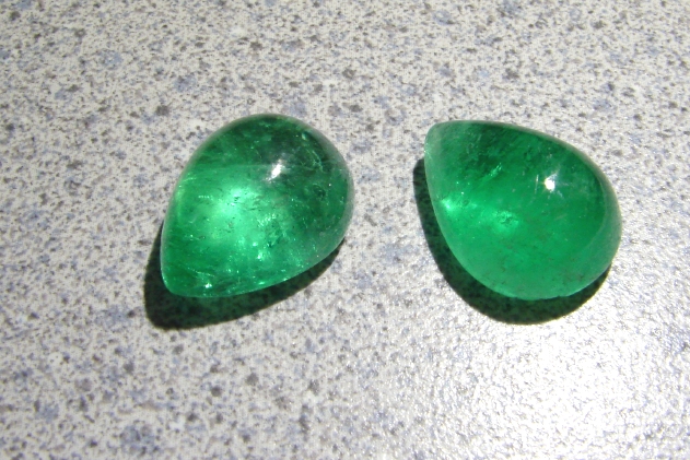 emerald cabochons - emerald buying guide