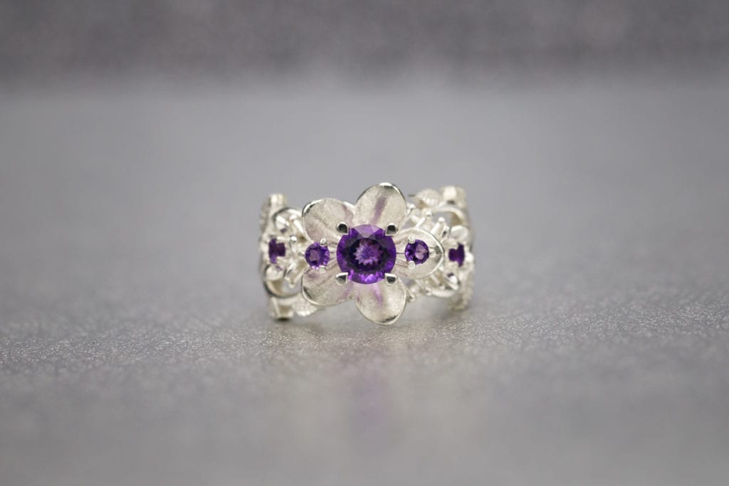 amethyst buying guide - flower ring