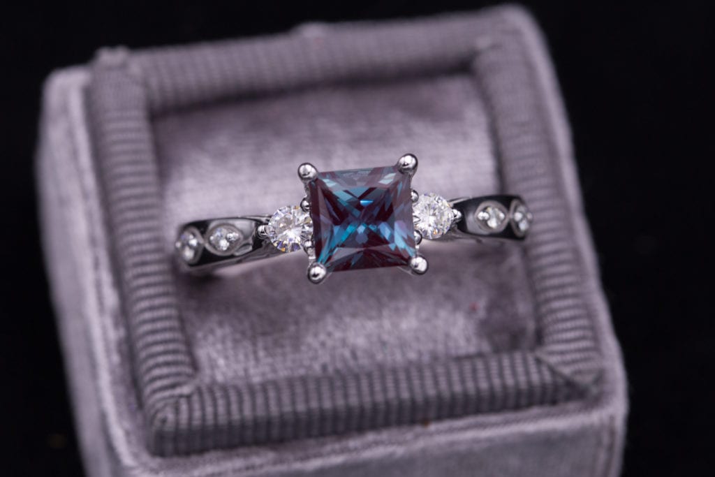 Alexandrite - Square-cut lab-created alexandrite ring