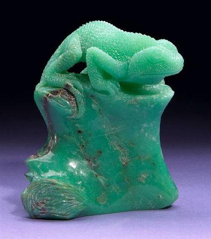 chrysoprase buying guide - carved lizard