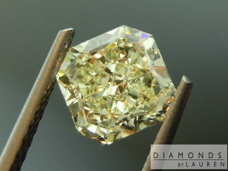 diamond color - U to V color range stone