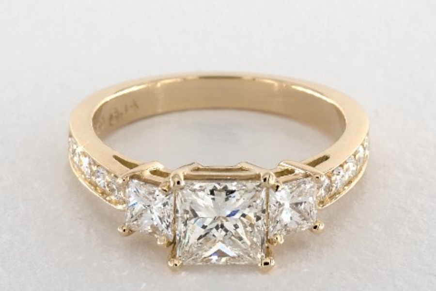 Cushion Cut Diamonds The Complete Guide International Gem Society