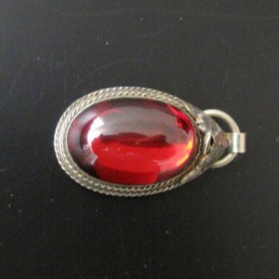 carbuncle ring (ruby) - garnet symbolism and legends