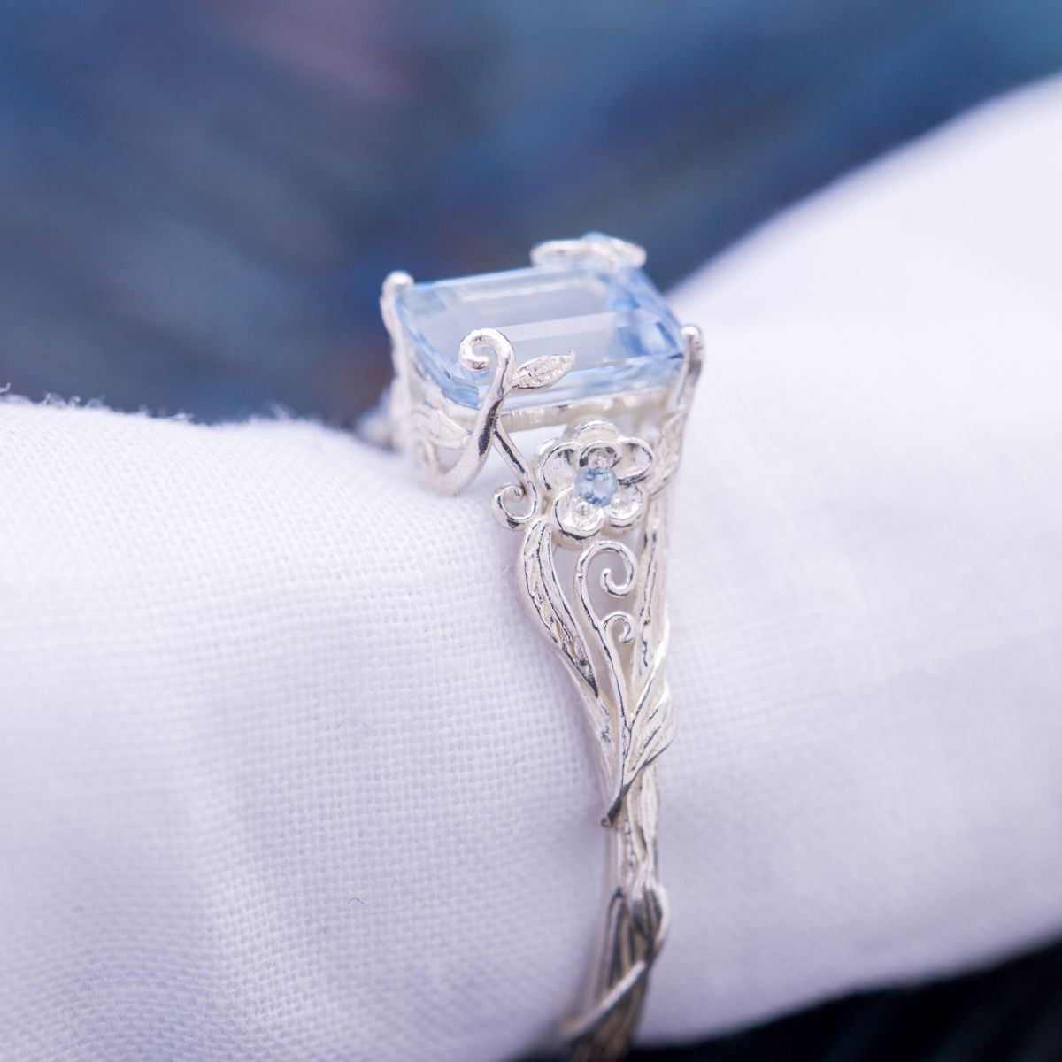 aquamarine wth vining - vintage engagement rings