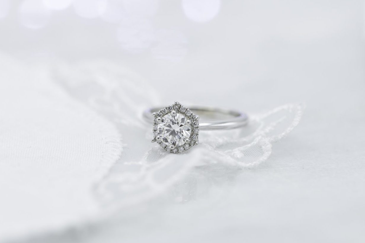 si1 clarity diamond engagement ring