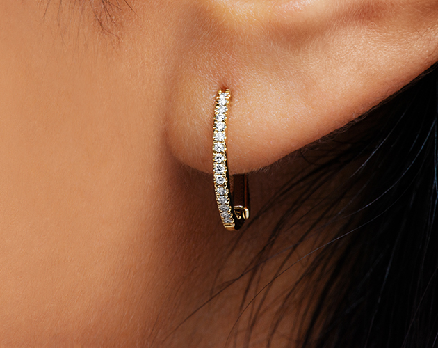 Diamond Mini Hoop | 18KT Gold Second Piercing | STAC Fine Jewellery