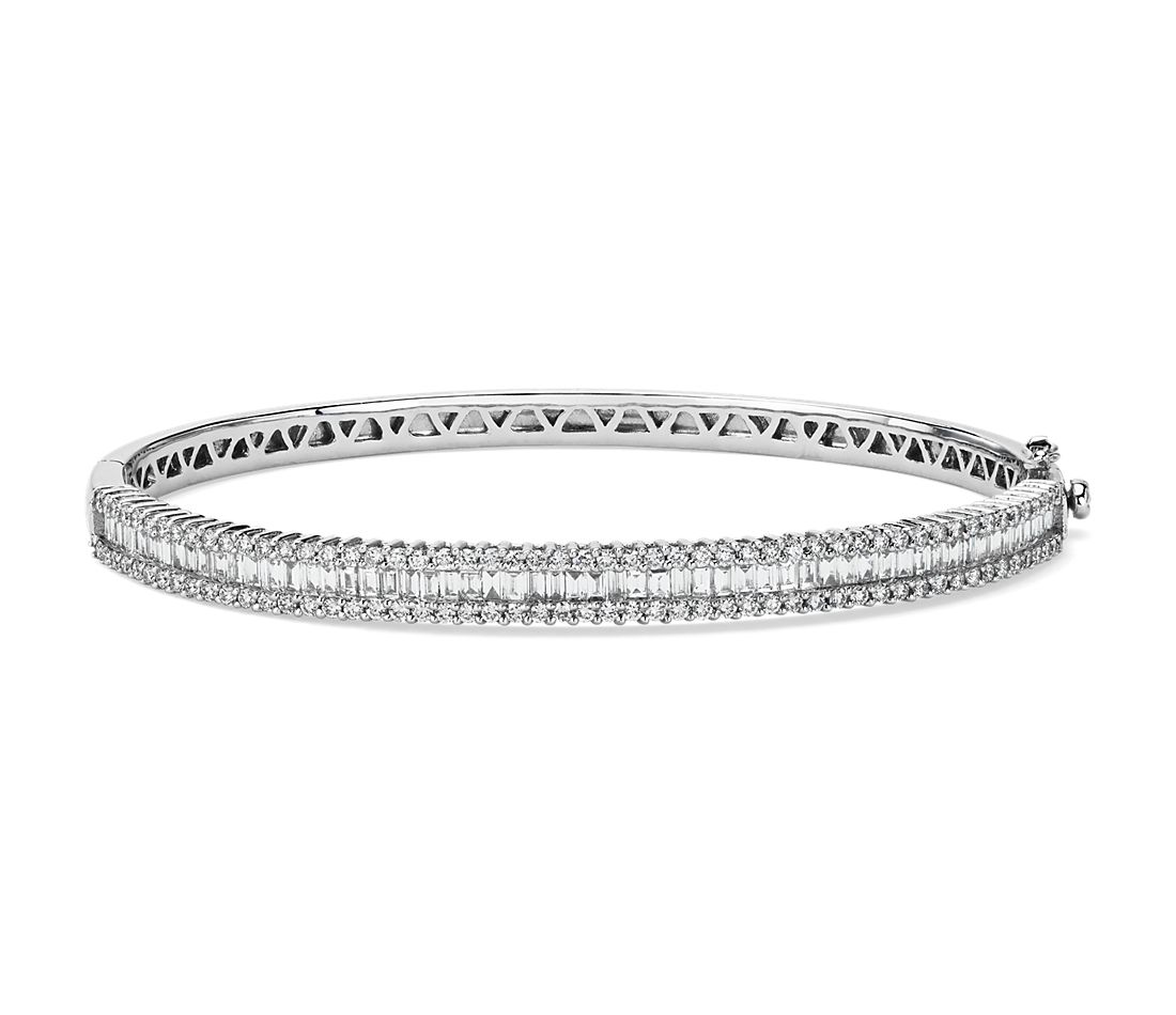 Magnificent bangle bracelet, a beutiful diamond-pave square shape at t -  Olivacom